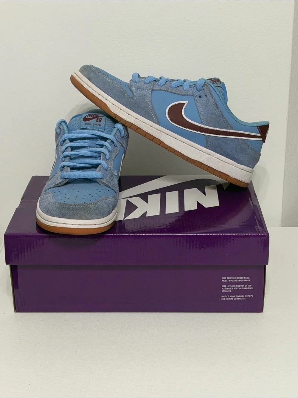 Nike SB Dunk Low Phillies Size 9.5 Blue Maroon Gum DQ4040-400 Og Box Laces
